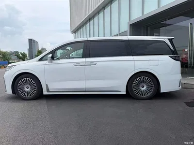 2025 Voyah Auto Voyah Dreamer PHEV AWD Flagship Kunpeng Edition, фото 3, лот 10358716