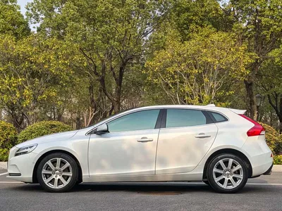 2017 Volvo V40 T4 Inscription, фото 3, лот 10365846