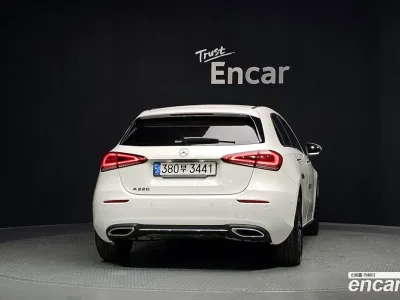 2021 Mercedes-Benz A-Class A220 Hatchback, фото 4, лот 10161968