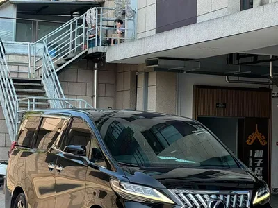 2020 Lexus LM 300h 4-Seat Imperial Edition, фото 2, лот 11182639