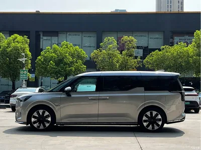 2025 Volvo EM90 Ultra Six-Seater, фото 2, лот 10361897