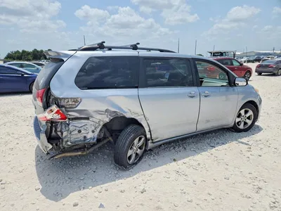 2014 TOYOTA SIENNA LE, фото 3, лот 10540377