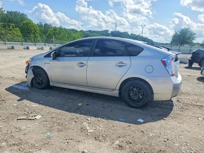 2015 TOYOTA PRIUS TWO, фото 2, лот 10555156