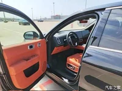 2025 Li Auto Li Xiang L9 Ultra Smart Renewal Edition, фото 3, лот 10825934
