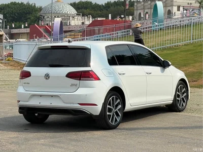 2020 Volkswagen Golf Beloved Edition 200TSI DSG Comfort Progressive, фото 3, лот 10451092