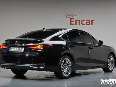 2024 Lexus ES 300h Executive, фото 2, лот 10197773