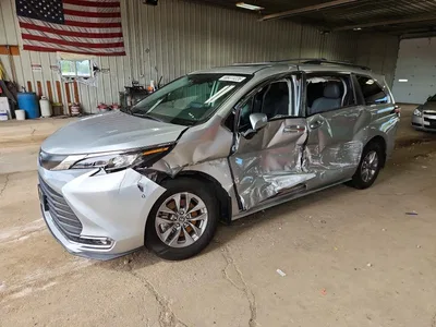 2022 TOYOTA SIENNA XLE, фото 1, лот 10498322