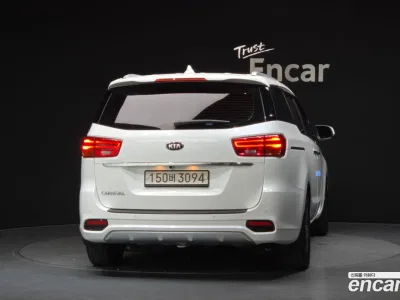 2019 Kia Canival 9-Seater Luxury, фото 4, лот 11117371