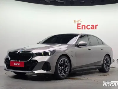2026 BMW 5-Series 530e xDrive M Sport Pro, фото 1, лот 10522517