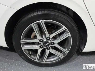 2021 Kia K3 Signature, фото 4, лот 10229268