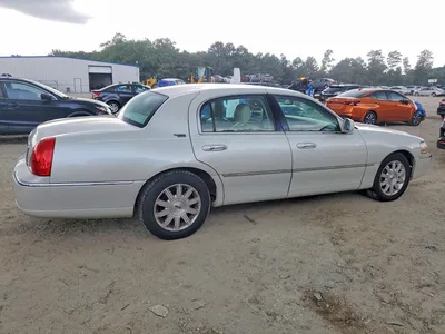 2007 LINCOLN TOWN CAR SIGNATURE LIMITED, фото 3, лот 10875131