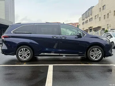 2021 Toyota Sienna 2.5L Hybrid Platinum Edition, фото 2, лот 11415301