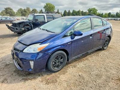 2014 TOYOTA PRIUS TWO, фото 1, лот 10505735