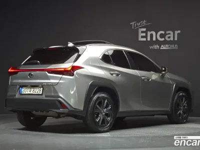 2024 Lexus UX 250h 2.0 2WD, фото 2, лот 10526881