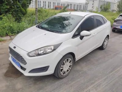 2013 Ford Fiesta Sedan 1.5L Manual Trend, фото 1, лот 10280777