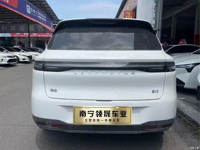 2025 Leapmotor B10 510 Joy Edition, фото 2, лот 10383376