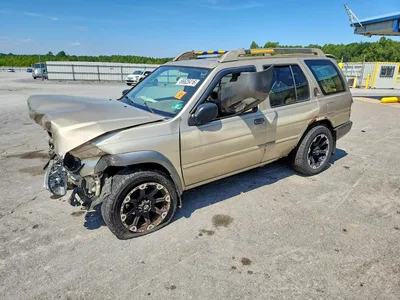 2001 NISSAN PATHFINDER SE, фото 1, лот 10973957