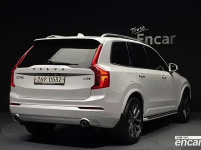 2017 Volvo XC90 D5 Momentum, фото 2, лот 10129736