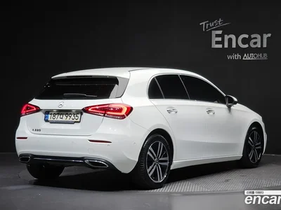 2021 Mercedes-Benz A-Class A220 Hatchback, фото 2, лот 10201414