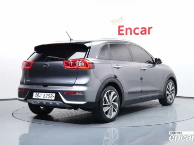 2017 Kia Niro Prestige, фото 2, лот 10183456