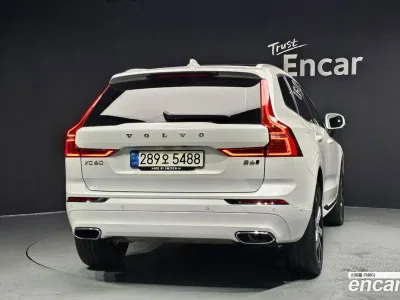 2021 Volvo XC60 B6 Inscirtion, фото 4, лот 10129301