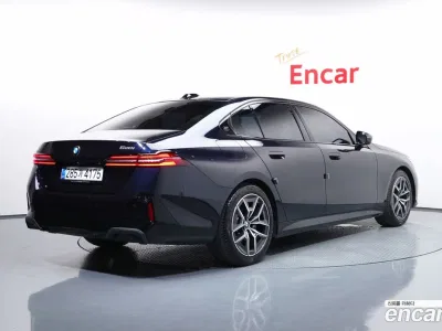 2026 BMW 5-Series 520i M Sport, фото 2, лот 10197782