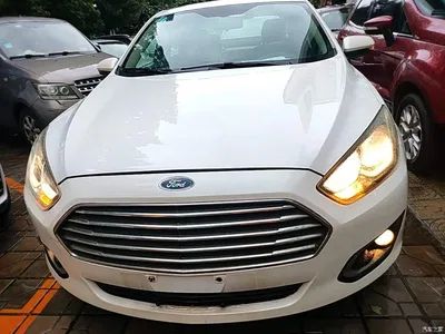 2015 Ford Escort 1.5L Manual Fashion, фото 3, лот 10299576
