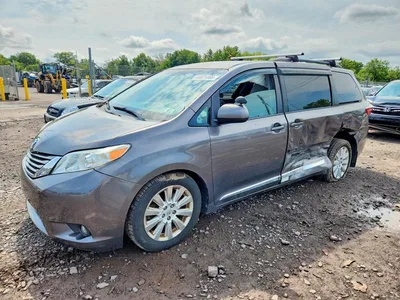 2015 TOYOTA SIENNA LE, фото 1, лот 10518897