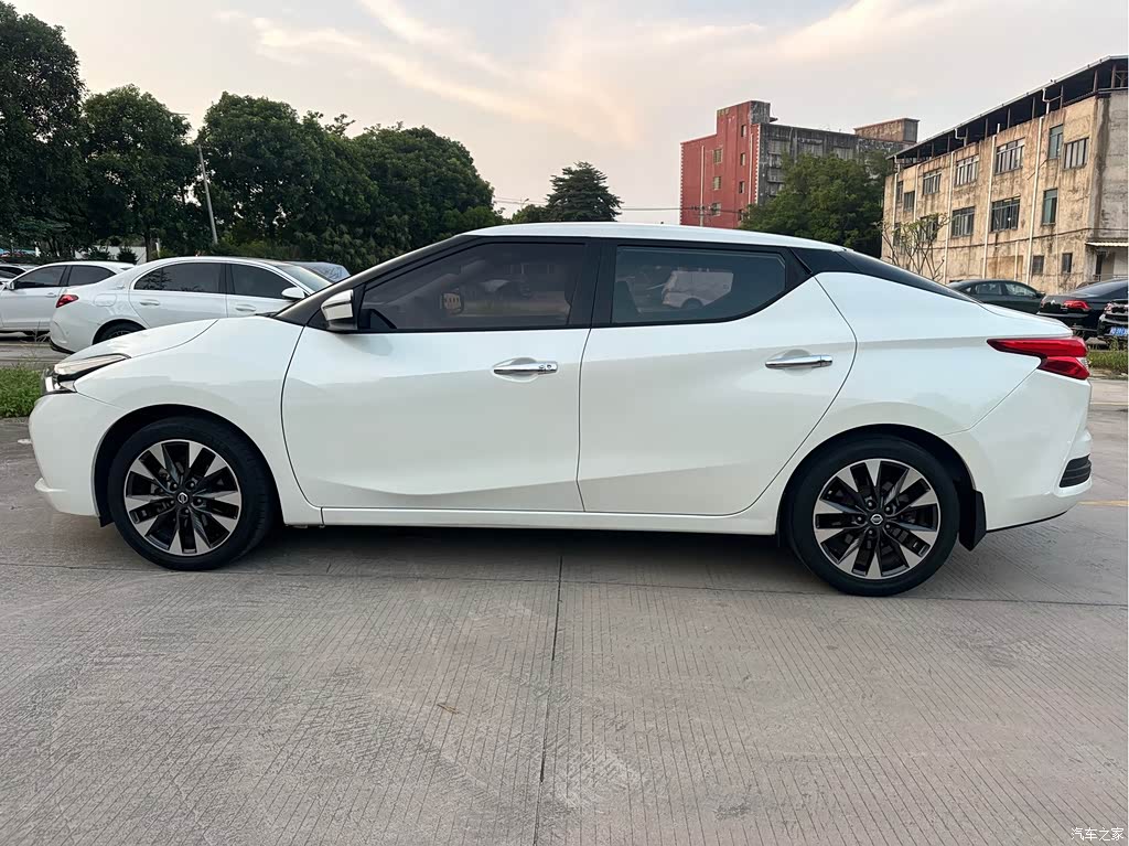 2018 Nissan Bluebird 1.6L CVT Smart Cool Sound Edition, фото 4, лот 11198187