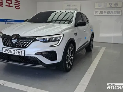 2025 Renault Arkana 1.6 E-TECH Iconic, фото 1, лот 10099011