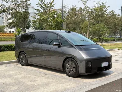2024 Li Auto MEGA Ultra, фото 2, лот 10481705