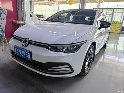 2023 Volkswagen Golf 200TSI DSG Pro, фото 1, лот 10427235