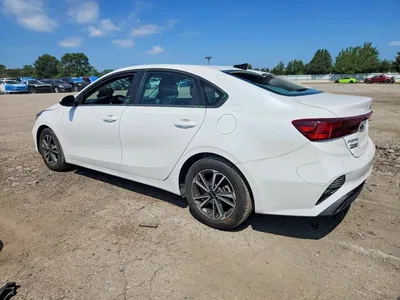 2024 KIA FORTE LXS, фото 2, лот 10783259