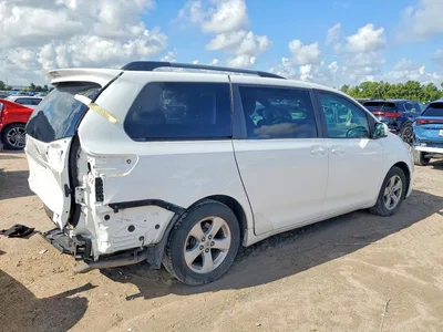 2015 TOYOTA SIENNA LE, фото 3, лот 10510387
