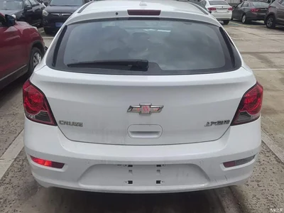 2013 Chevrolet Cruze Hatchback 1.6L Manual Luxury, фото 4, лот 10380943