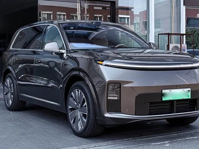 2026 Li Auto Li Xiang L9, фото 3, лот 10822845