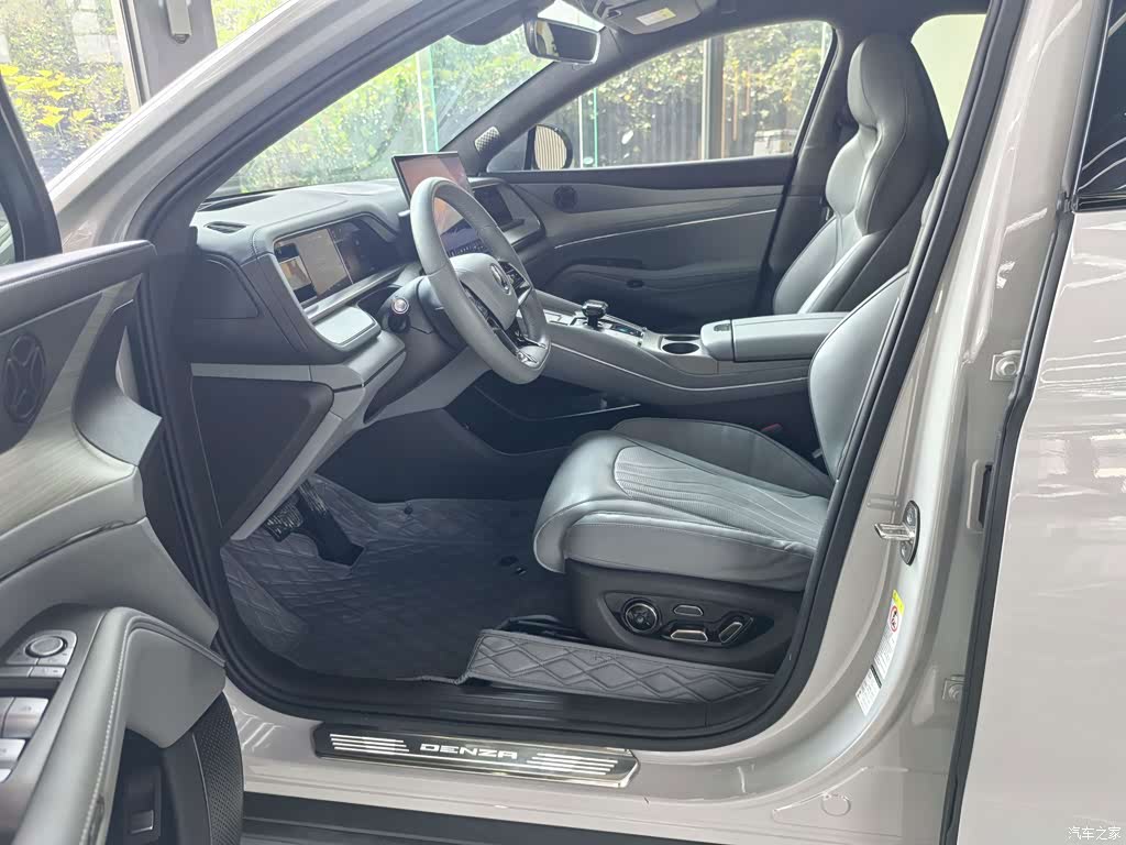 2023 Denza N7 Long Range Performance Edition, фото 3, лот 10954933