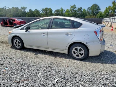 2015 TOYOTA PRIUS TWO, фото 2, лот 10530586