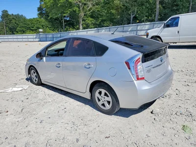 2013 TOYOTA PRIUS TWO, фото 2, лот 10556151