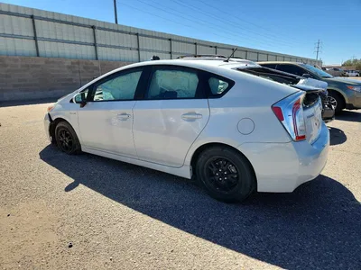 2014 TOYOTA PRIUS TWO, фото 2, лот 10500363