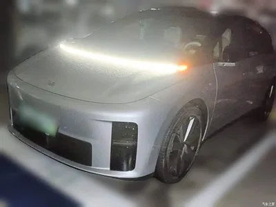 2025 Li Auto i6 4WD Base Model, фото 1, лот 11216487