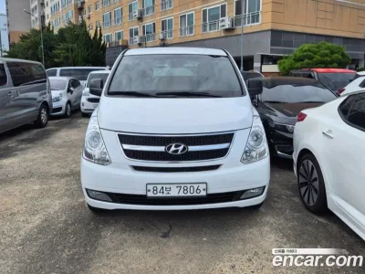 2015 Hyundai Starex 3-Seater VAN, фото 1, лот 10420797