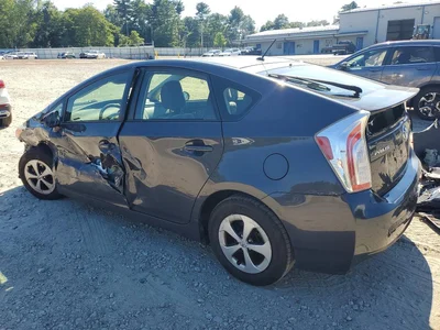 2015 TOYOTA PRIUS TWO, фото 2, лот 10500590