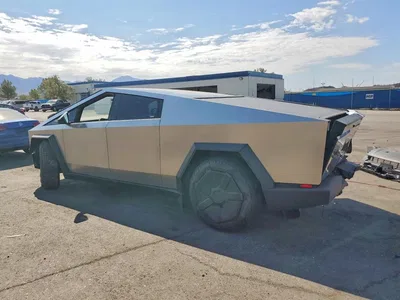 2025 TESLA CYBERTRUCK, фото 2, лот 10855737