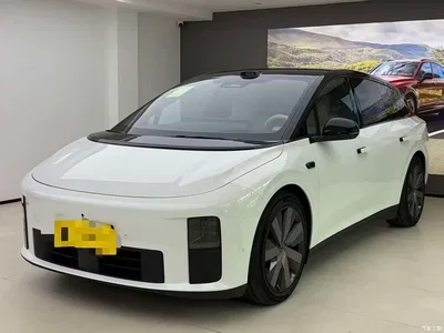 2025 Li Auto i6 4WD Base Model, фото 1, лот 10446477