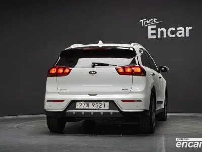 2017 Kia Niro Luxury, фото 4, лот 10393535