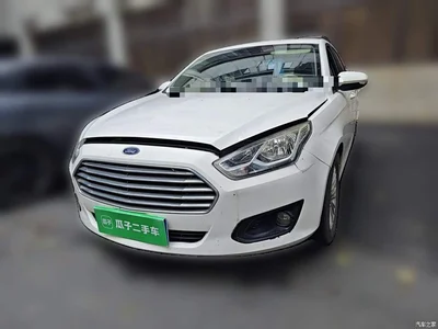 2015 Ford Escort 1.5L Manual Comfort, фото 2, лот 10624784