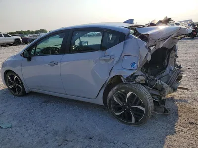 2023 NISSAN VERSA SR, фото 2, лот 10742856