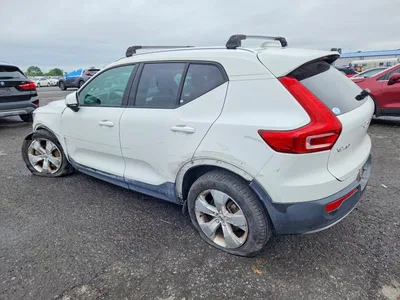 2020 VOLVO XC40 T4 MOMENTUM, фото 2, лот 10877261