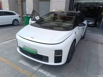 2025 Li Auto i6 2WD Base Model, фото 2, лот 11087839